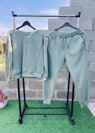 Крутой фирменный костюм new color
