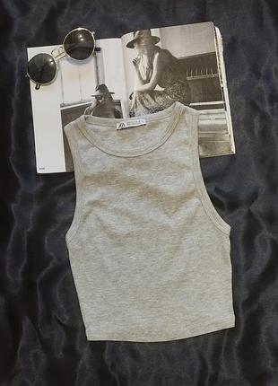 Трендовий топ в рубчик від zara