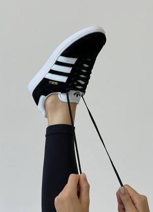 Женские замшевые кроссовки adidas gazelle black white адидас газели черные