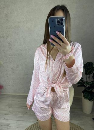 Женская летняя пижама виктория, бело-розовая, сатиновая, шелковая, рубашка и шорты, сикрет, пудровая, атласная, молодежная2 фото