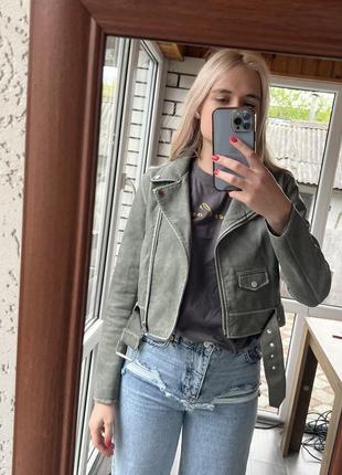 Трендова коротка виварена куртка косуха