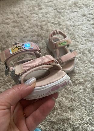 Босоніжки 8