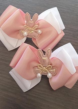 Великі бантики з зайчиком