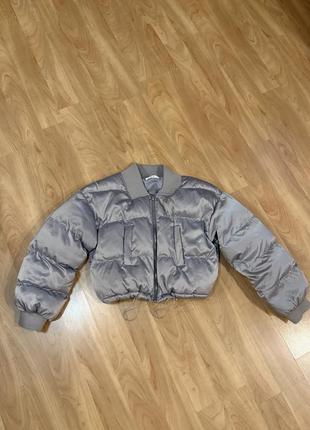 Серая осенняя куртка короткая oversized