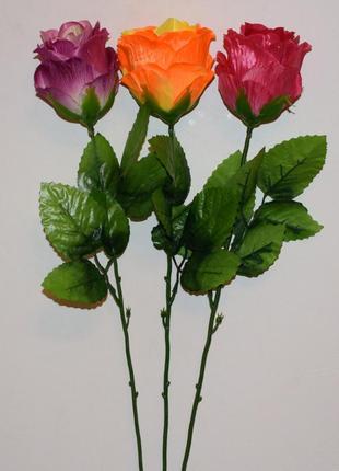 Штучні квіти вже розпарені.