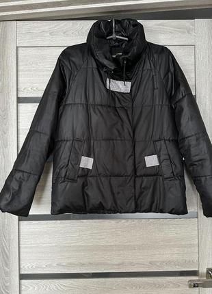 Куртка весняна чорного кольору jinmeisi,розмір  м,підійде на с/м/л,стан ідеальний,тепленька ,приємна до тіла1 фото