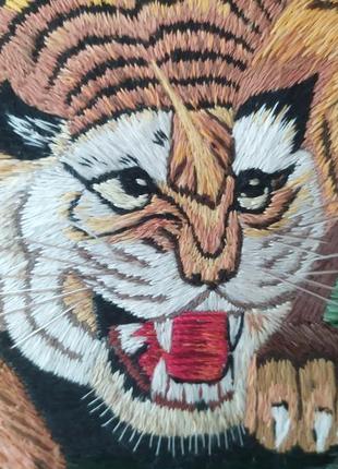 Вышивка шелком на шелке тигр. китай времен ссср
