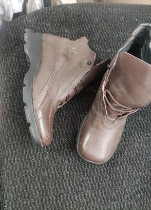 Шкіряні чоботи