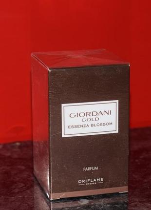 Изысканный цветочный парфюм giordani gold essenza