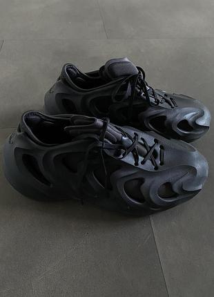 Adidas кросівки