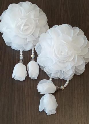 Великі банти у вигляді квітки з підвісками