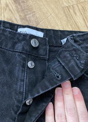 Чорні джинси прямого крою з необробленим низом від zara5 фото