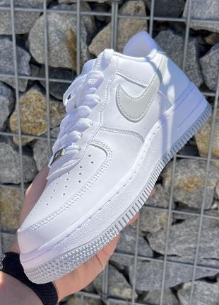 Кроссовки кроссовки nike air force 1 07 (fj4146-100) оригинал!3 фото