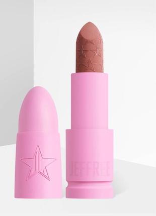 Матовая помада jeffree star velvet ttrap оттенок cеlebrity skin.новая оригинал📦является отправка новой почтой5 фото