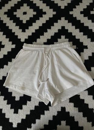 Шорти