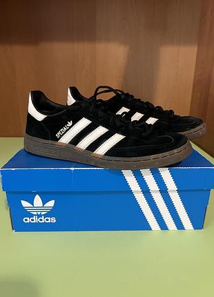 Adidas spezial