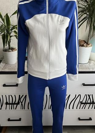Костюм спортивний