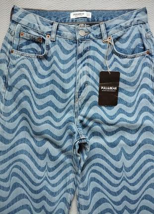 Мегаклассные джинсы с принтом и необработанным низом высокая посадка pull & bear5 фото