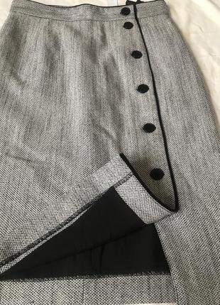 Спідниця пряма в мілку біло-чорну ялинку міді дуже гарна класична