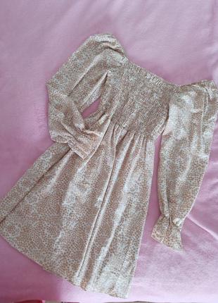 Ніжна сукня