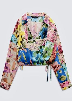 Яскрава сорочка з запахом