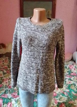 Классный стильный свитерик.легкий.приятный к телу