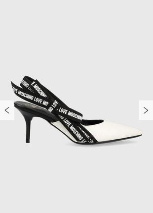 Love moschino лодочки