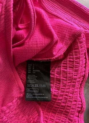 Мусліновий топ рожевий 🦩 блуза на затяжці декольте з об'ємними рукавами кроп топ із рукавом малиновий 🩷10 фото