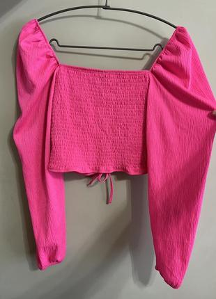 Мусліновий топ рожевий 🦩 блуза на затяжці декольте з об'ємними рукавами кроп топ із рукавом малиновий 🩷6 фото
