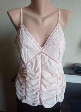 Красивая фирменная майка,топ с вышитым бисером.