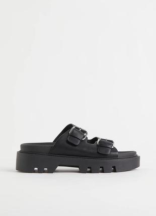Массивные босоножки шлепанцы h&m