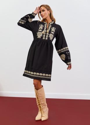 Чорна сукня вишиванка вільного крою