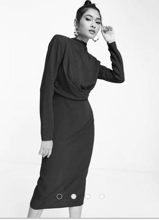 Платье миди с высоким воротником и подплечниками asos design