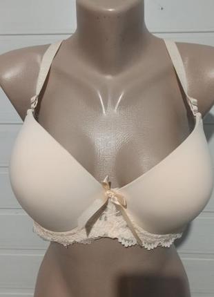 Бюстгальтер на паралоне