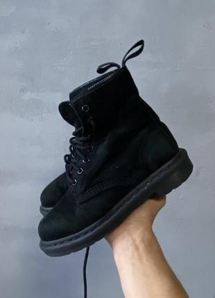 Dr martens замшевые ботинки женские