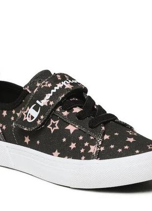 Детские кроссовки