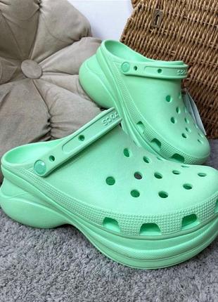 Женские кроксы сабо на платформе crocs classic bae mint лидер продаж