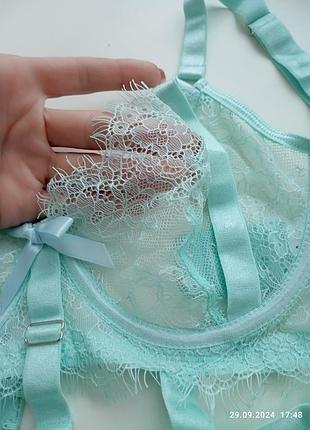 Шикарный комплект белья из кружева и сеточки4 фото