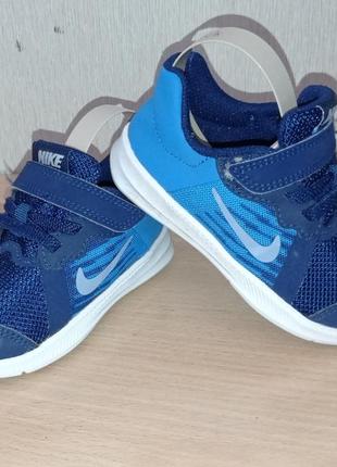 Кросівки фірми nike 22 розміру