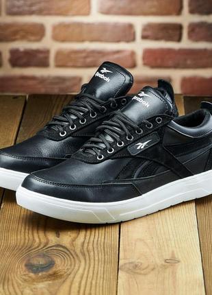 Чоловічі шкіряні кросівки у стилі boost reebok чорного кольору на білій підошві з натуральної шкіри
