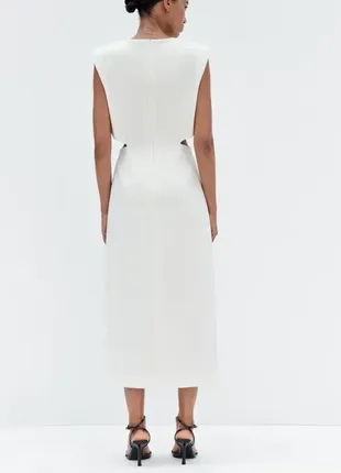 Белое платье миди с вырезами на талии от zara, размер м7 фото
