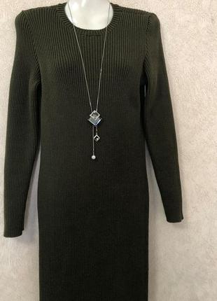 В*язана сукня в рубчик