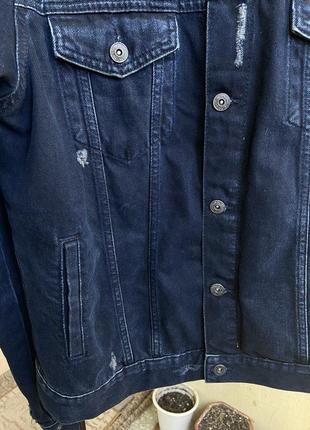 Джинсовая куртка topman с потертостями и принтом6 фото