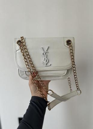 Белая сумка в стиле ysl.