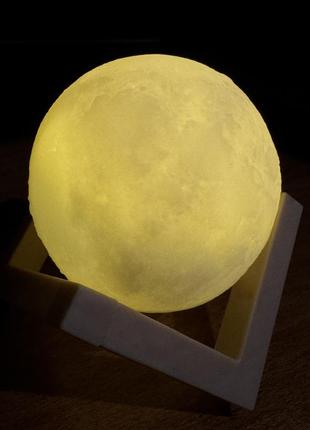 Нічник у вигляді місяця