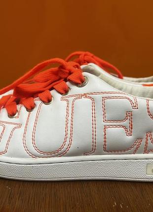 Продам жіночі кросівки guess розмір 37,5 устілка 24,5 см
