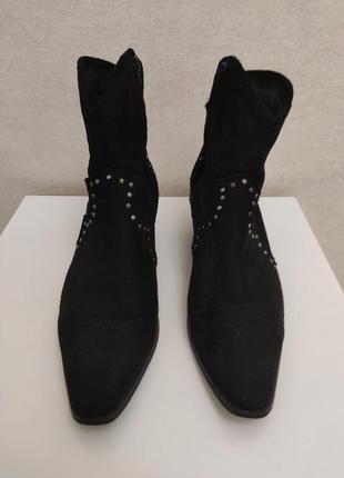 Черевики, козаки, казаки, ковбойки vrs (оригінал)