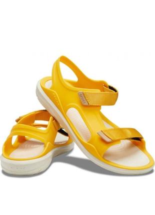 Жовті crocs women's swiftwater™ expedition sandal