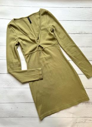 Коттоновое платье в рубчик по фигуре с рукавами