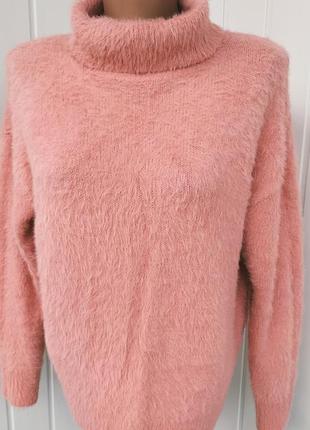 Пушистый свитер- гольф